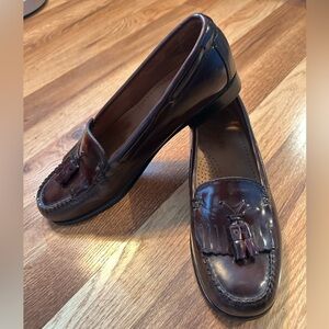 G.H. Bass & Co. Brown Leather Loafers Weejuns Flats wine tassel penny